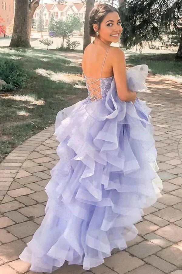Vestido de fiesta de tul abullonado con tirantes finos y corte en A